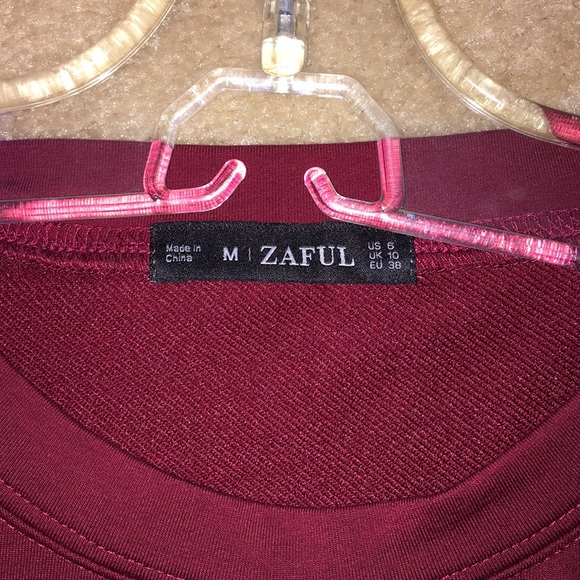 Super cute Maroon Dinosaur shirt - Picture 2 of 2